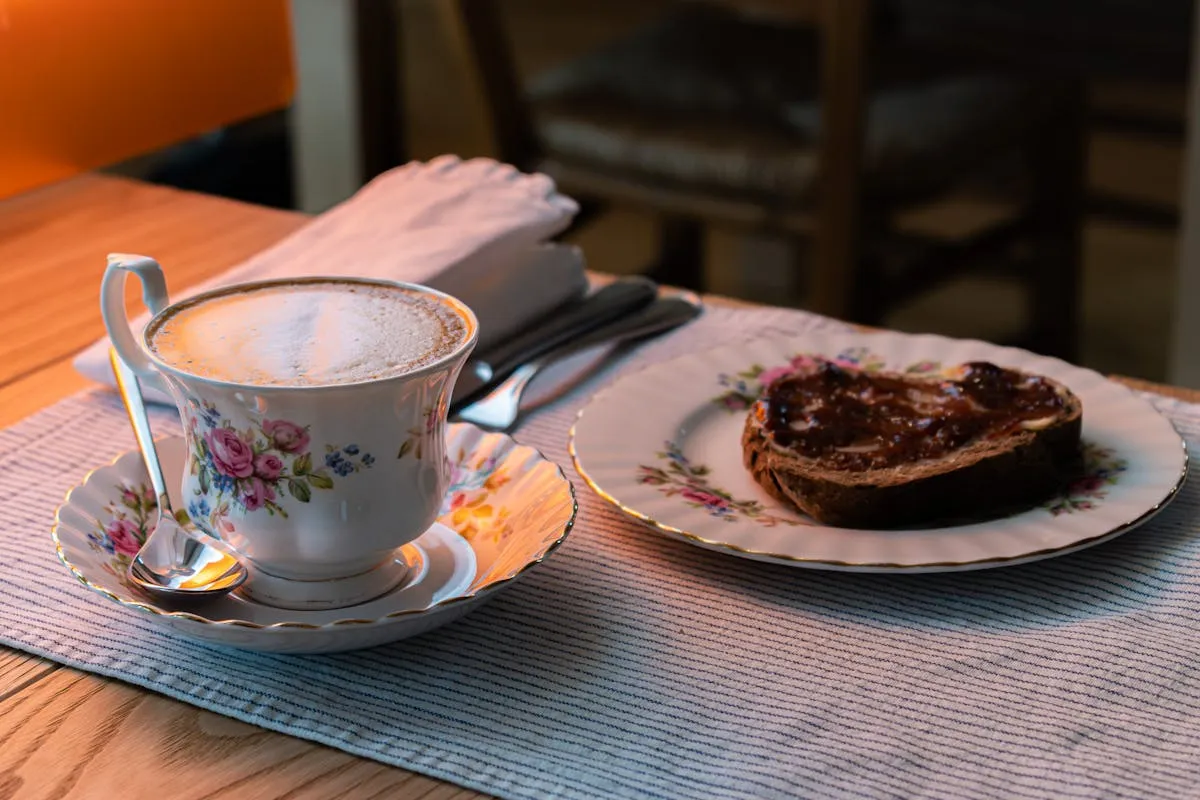 Colazione tipica toscana servita al B&B, sezione esperienze del sito demo